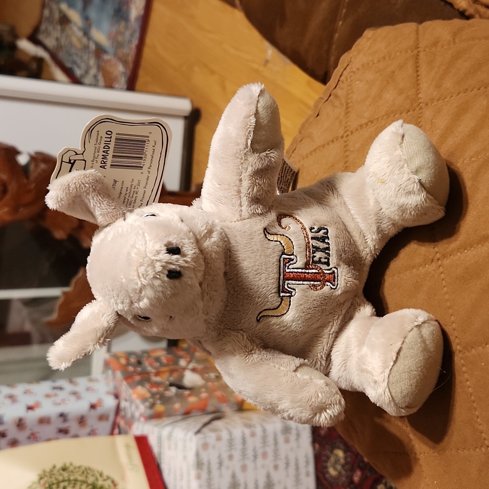 Souvies Texas Plush & Soft Armadillo 7" NWT
